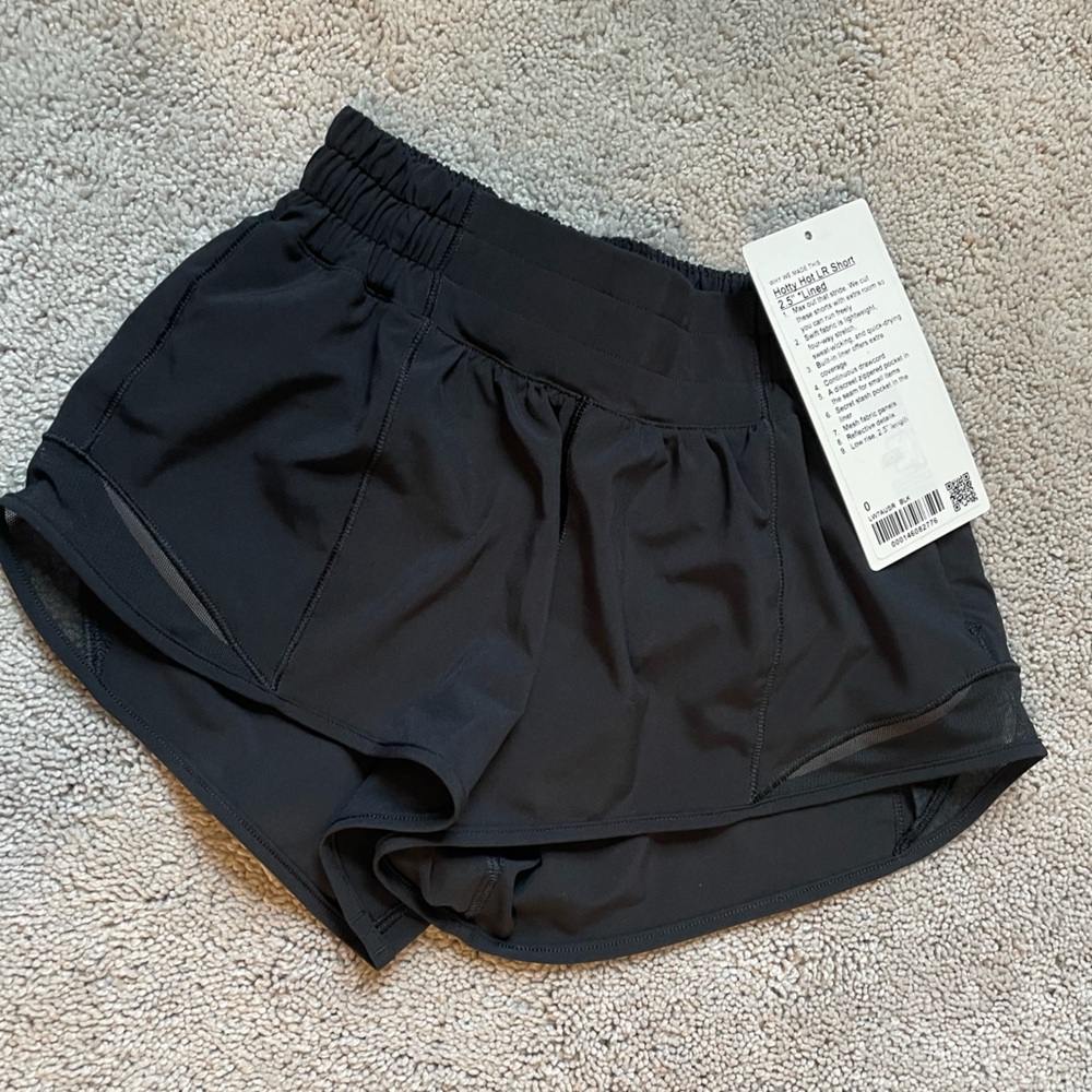 Lululemon Hotty Hot black Shorts “2.5